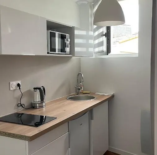 Les De Clement Пуатье