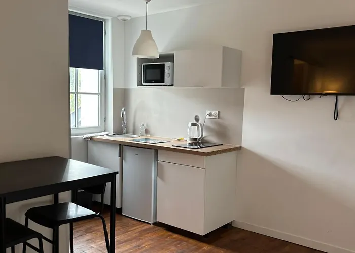 Les De Clement Пуатье